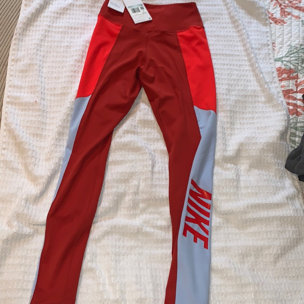 NWT Nike leggings